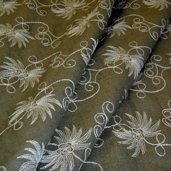 4 Yards Casablanca Embroidered Floral Linen Color Silver Gray Fabric - Picture 2 of 7